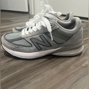 New Balance 990v5